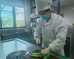 探秘孙庄幼儿园食堂：守护舌尖上的童年